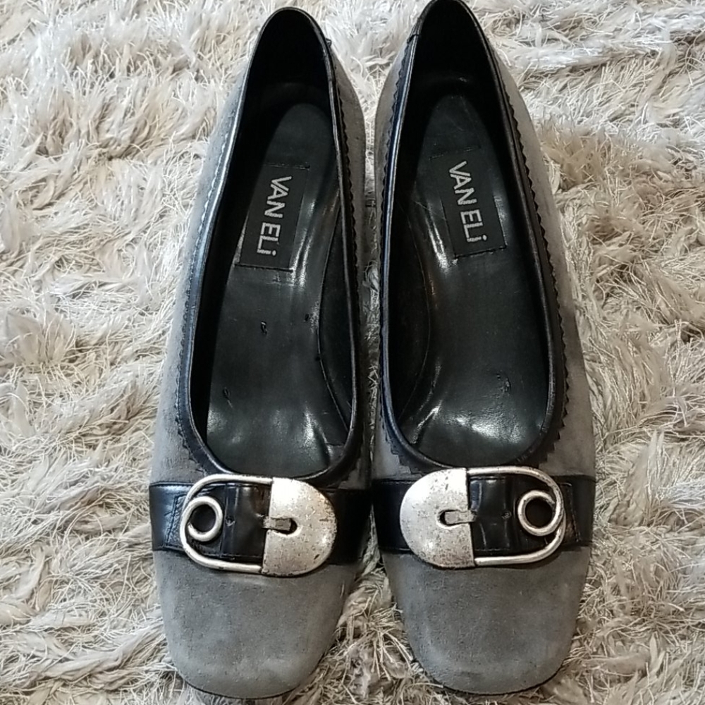 Van Eli kitten heels in gray suede, size 8.5